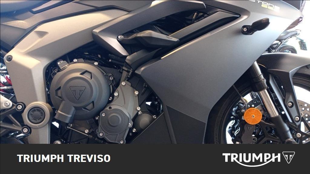 TRIUMPH Daytona 660 Abs