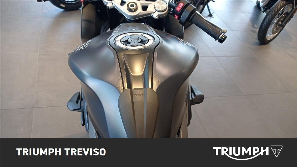 TRIUMPH Daytona 660 Abs