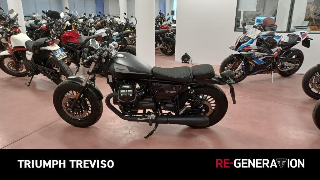 MOTO GUZZI V9 850 Bobber