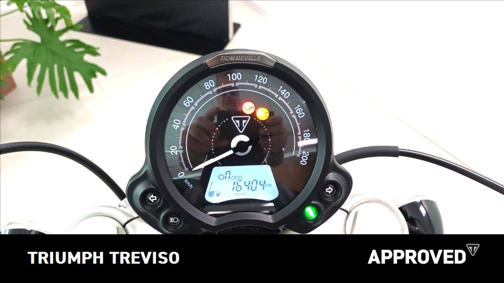 TRIUMPH Bonneville 1200 Speedmaster Chrome Edition E5